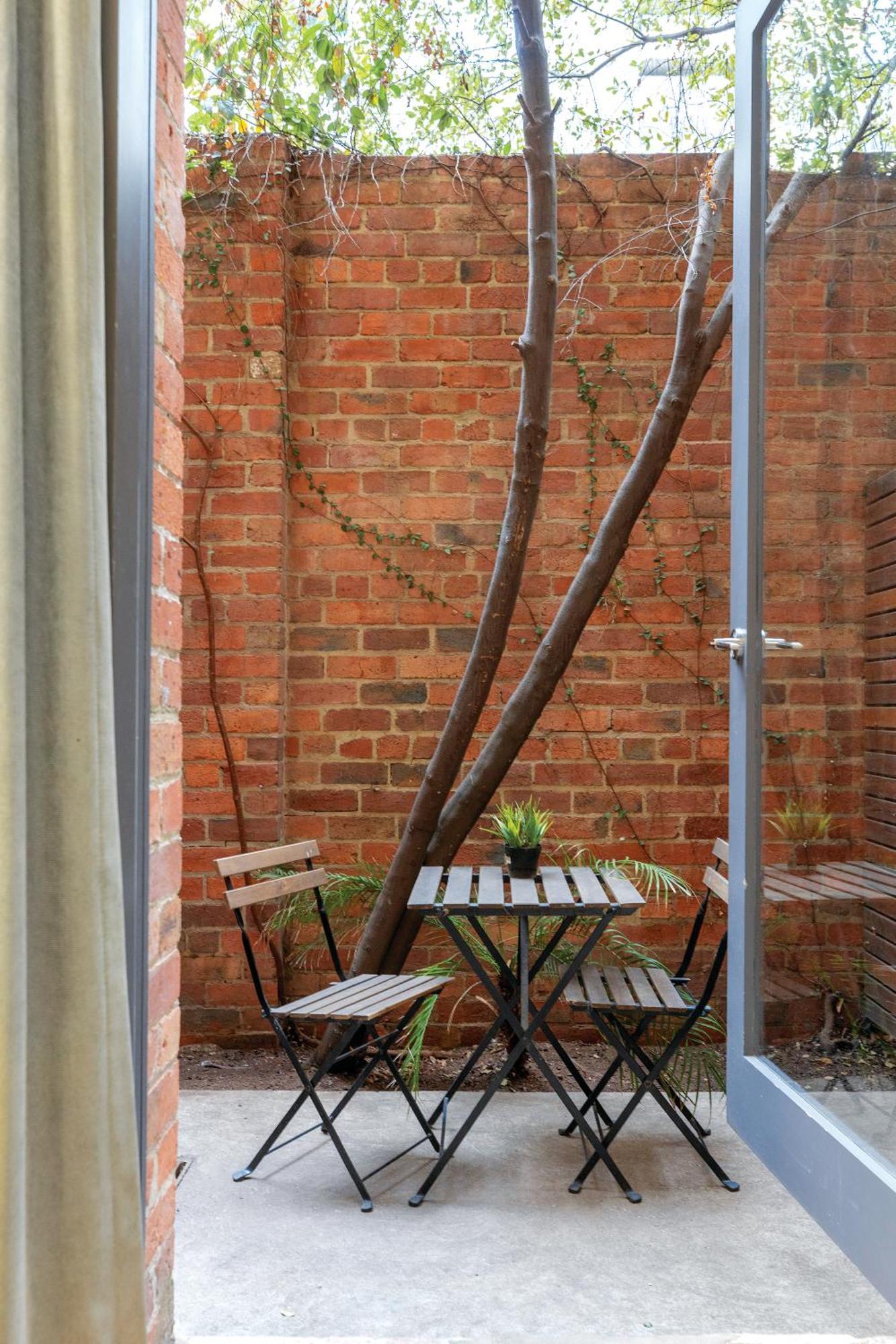Courtyard Room